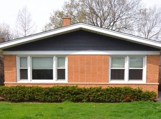 924 Long Rd, Skokie, IL 60025