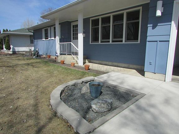2nd image of 1519 22nd Ave S