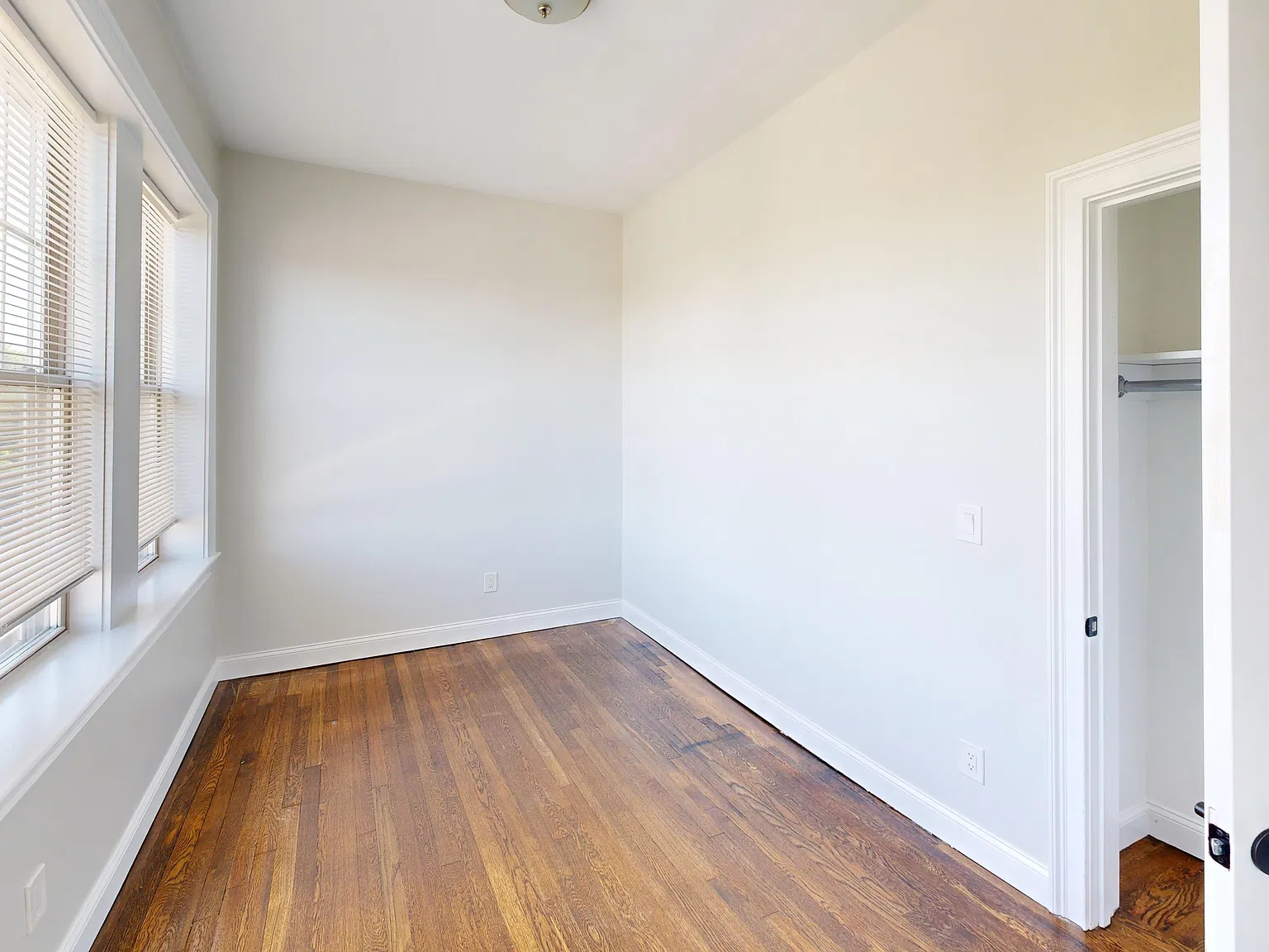 2 bed, 950 sqft, $3,195 — Photo 3