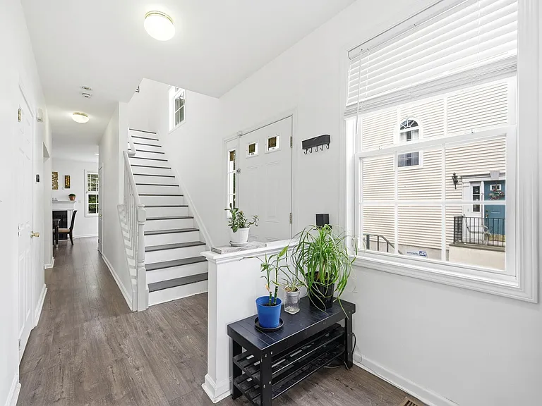 216 Barringer Dr — Photo 17