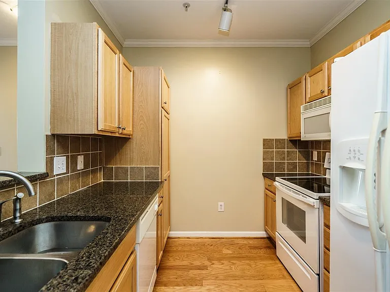 800 Moratuck Dr #206 — Photo 11