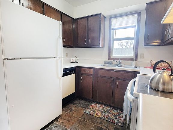 5th image of 1652 8th St N APT 9