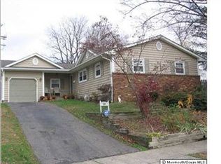 30 Sherwood Rd, Parlin, NJ 08859