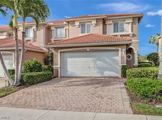 2425 Laurentina Ln, Cape Coral, FL 33909