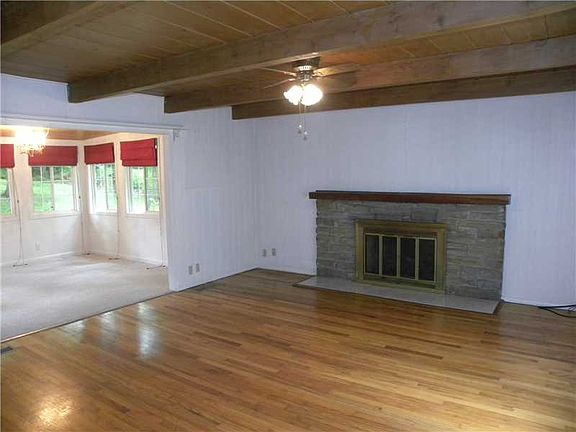 3rd image of 430 Wells Dr