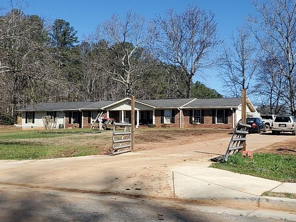 2nd image of 440 Whitehead Rd