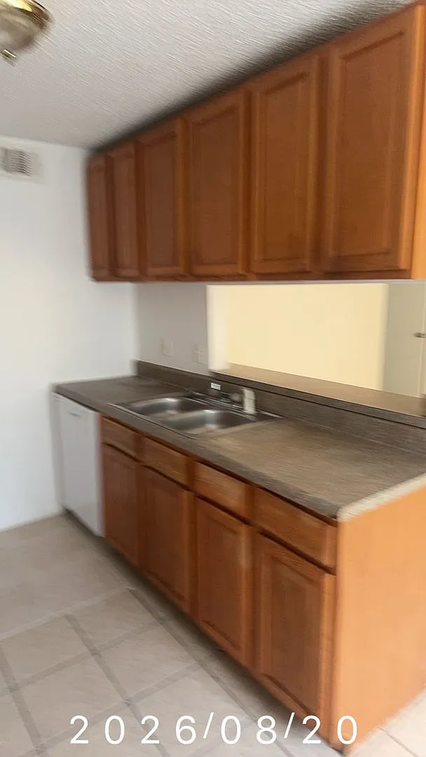 Clean and convenient 2bedroom in SE Palm Bay! — Photo 2