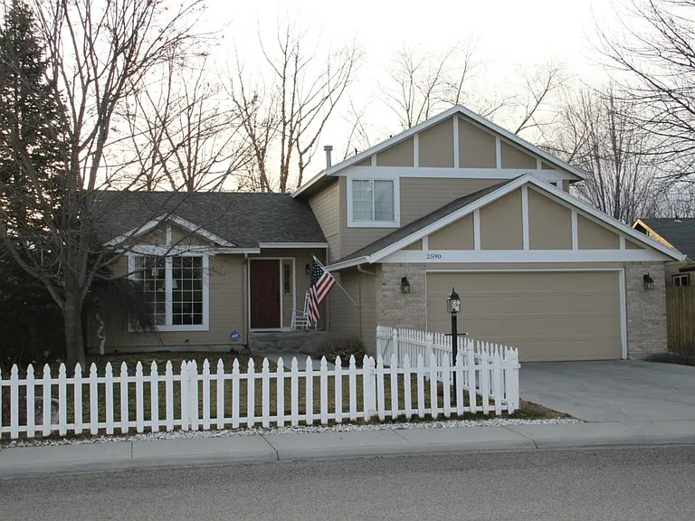 2590 E Bergeson St — Photo 1