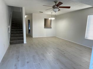 84 W 11th St, Atlantic Beach, FL 32233