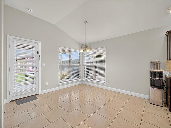 4th image of 6726 Cowboy Dr