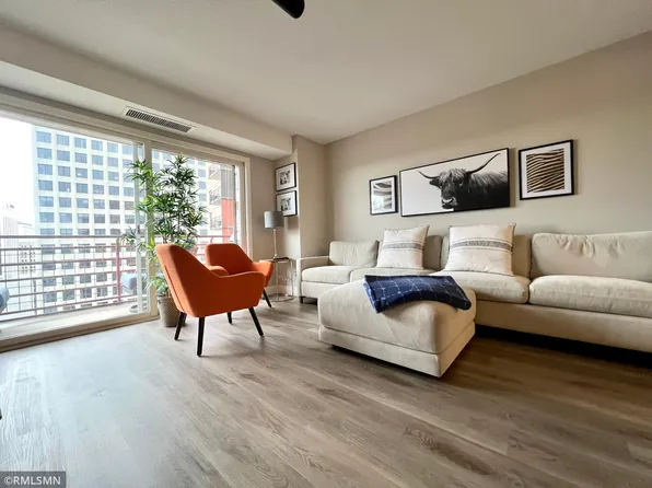 66 9th St Unit 2213, Saint Paul, MN 55101