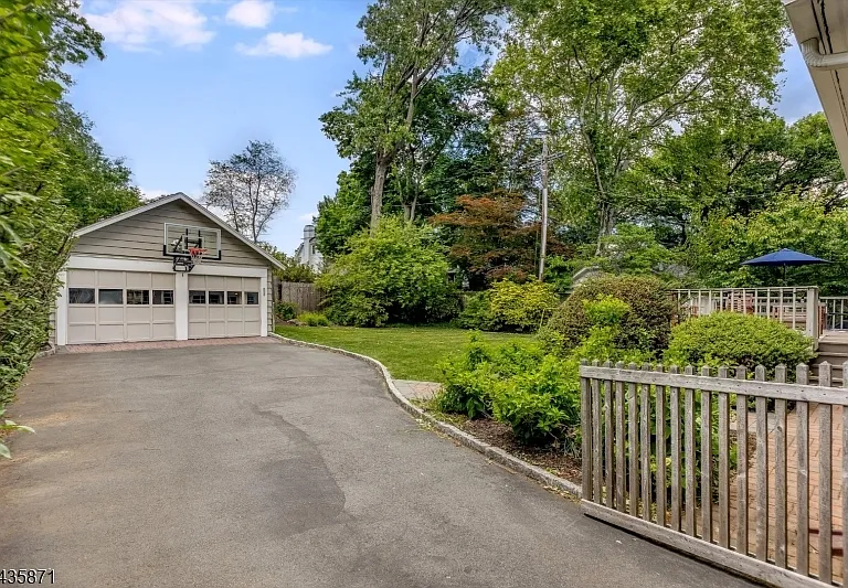 242 Forest Ave — Photo 49