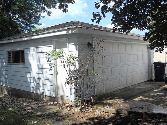4th image of 366 N Vista Ave