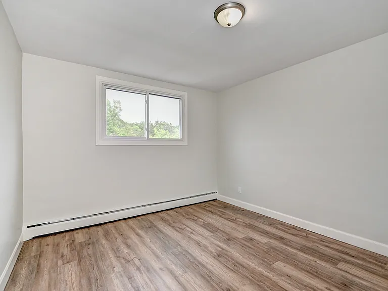 310 Clyde Rd — Photo 15