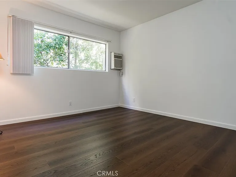 4653 Fulton Ave #10 — Photo 3