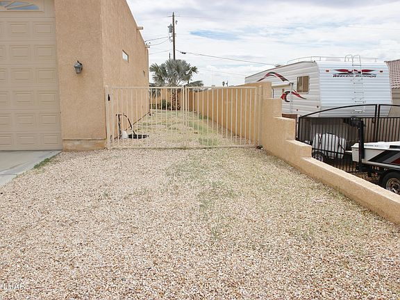 3rd image of 3156 Shoshone Dr