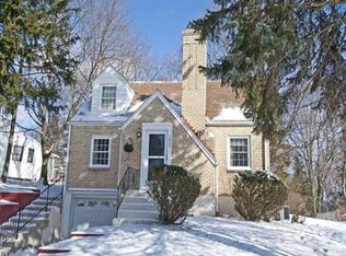 1025 Wetzel Rd, Pittsburgh, PA 15209