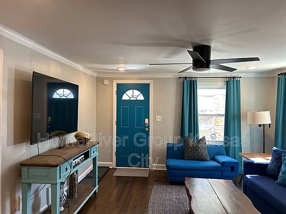 3rd image of 8036 Mercier St