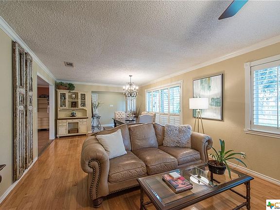 5th image of 985 Timber Dr