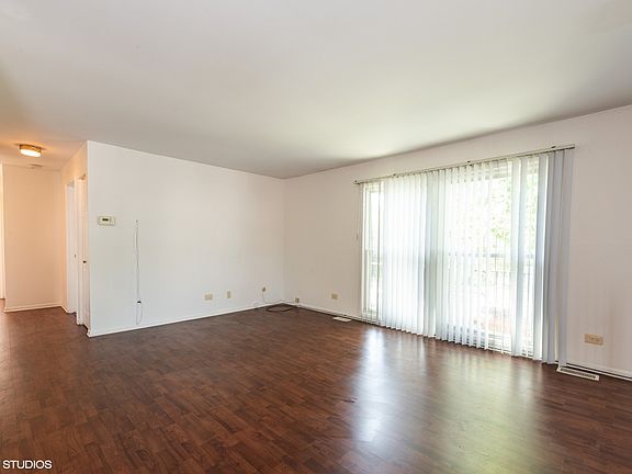 3rd image of 19361 Oak Ave #1936