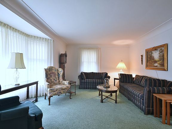 5th image of 6519 W Palatine Ave
