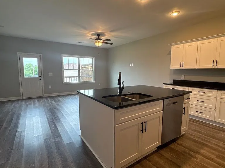 1257 Bluebird Rd — Photo 3