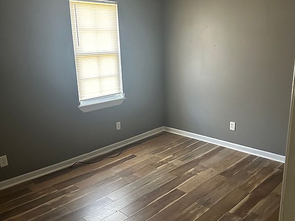 5th image of 104 E Caroline St #104