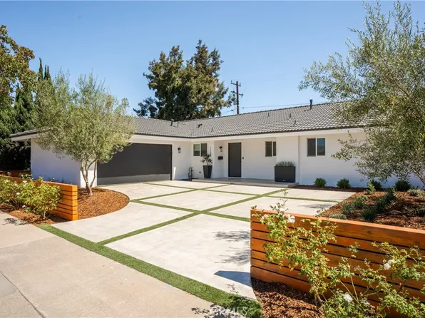 1133 El Camino Dr, Costa Mesa, CA 92626