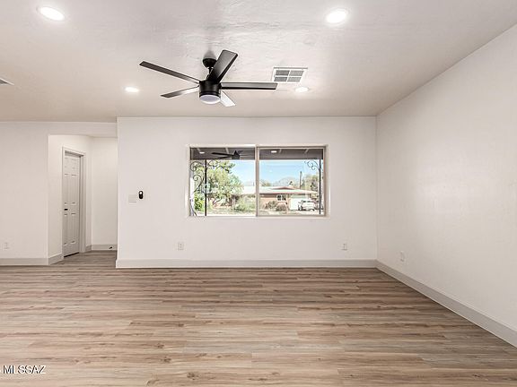 4th image of 2032 E Florence Dr