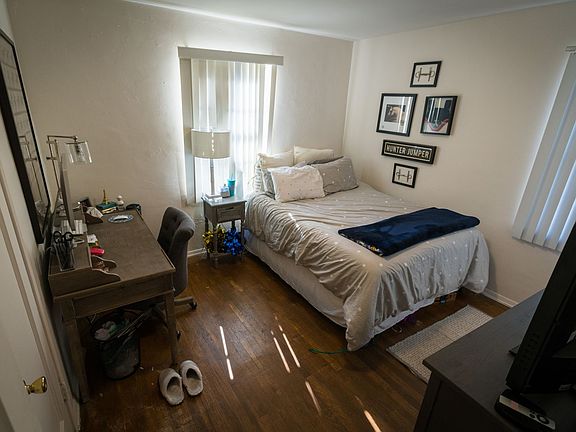 2nd image of 605 Kelton Ave #2f1762295