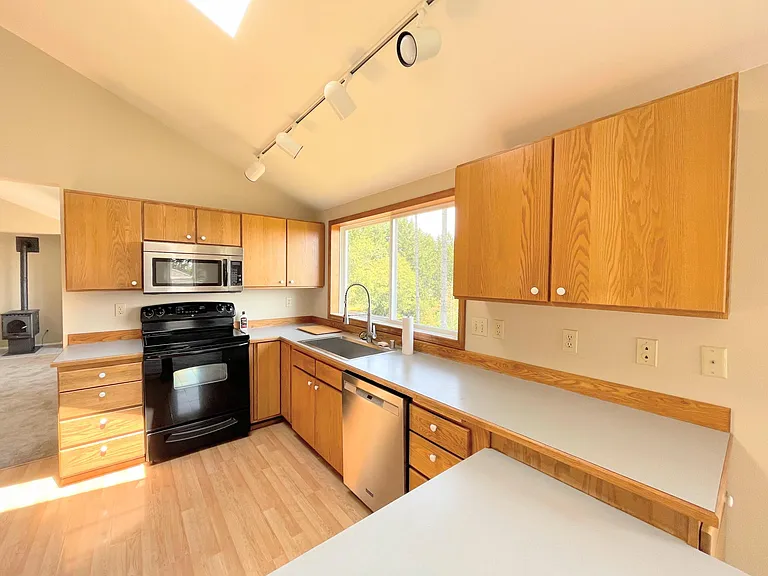 201 E Mountain View Dr — Photo 8