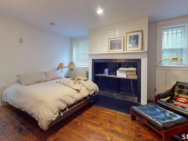 584 Chapel St #1 — Photo 3