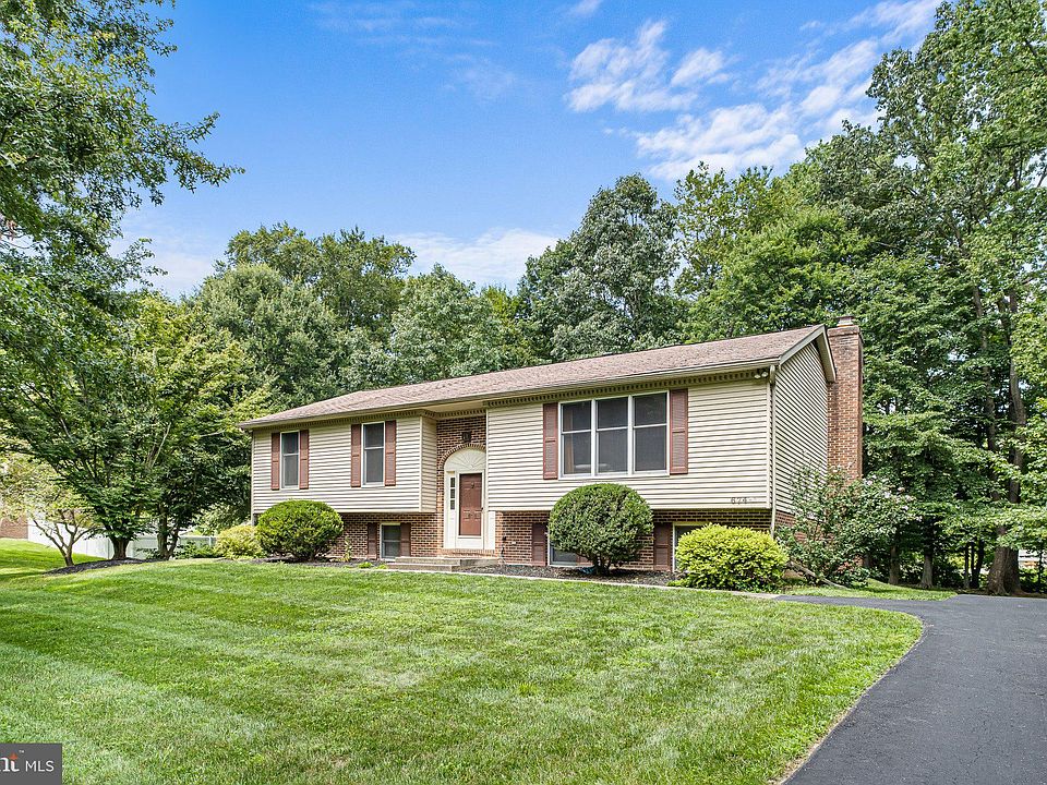 1st image of 674 Clifton Dr