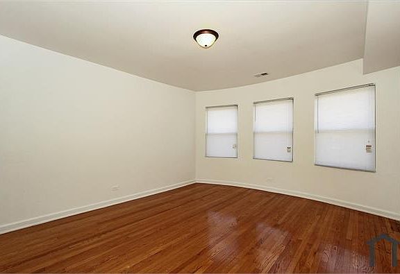 2nd image of 8240 S Ellis Ave #8238