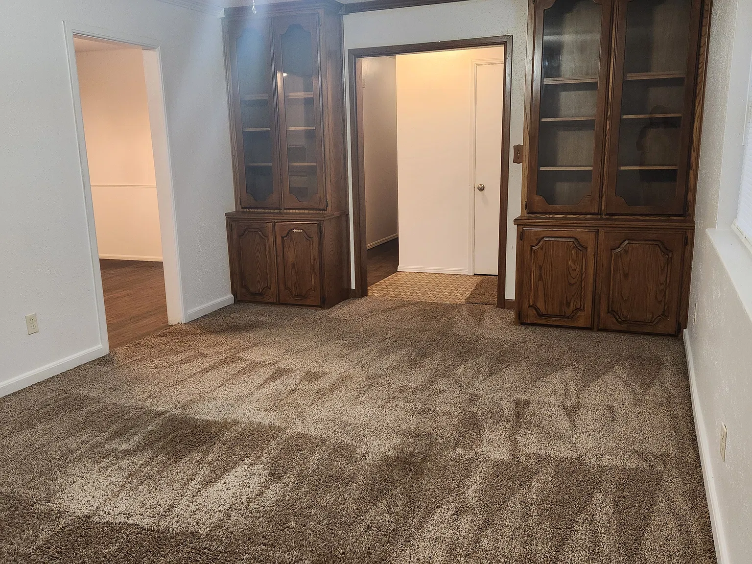 3 bed, 1224 sqft, $1,000 — Photo 2