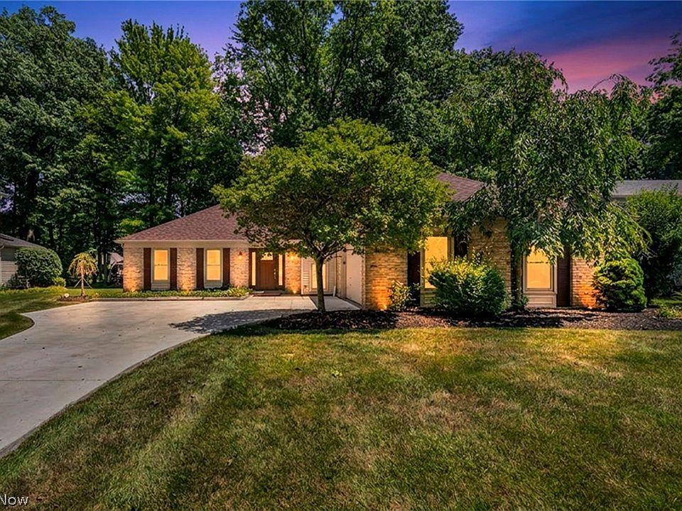 1st image of 3159 Creekside Dr