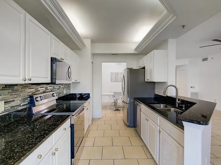 1310 Henley St #1902 — Photo 11