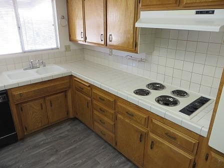 5th image of 922 Malaga Pl