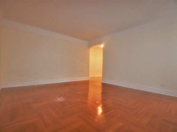 2nd image of 50 Shore Blvd APT 3L