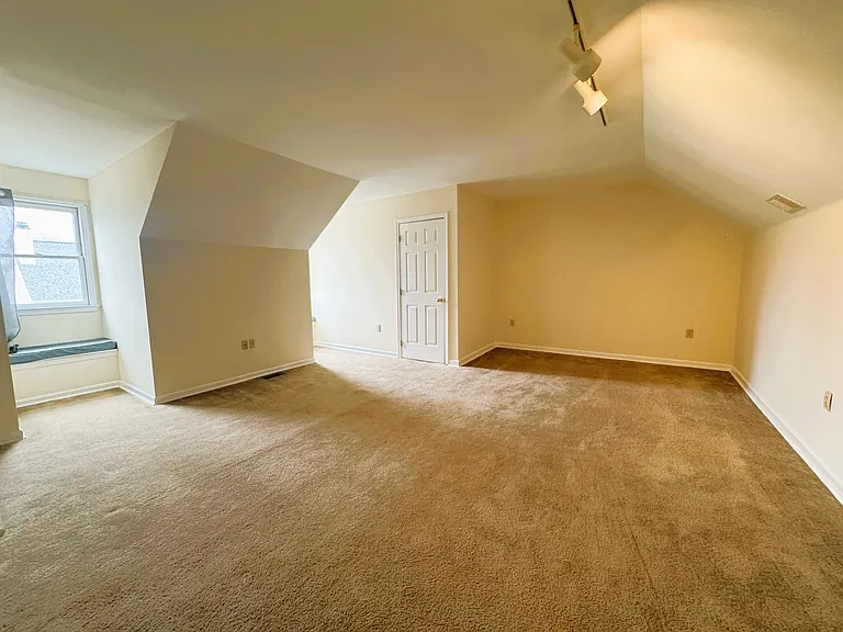 124 Eaglesmere Cir #20 — Photo 20