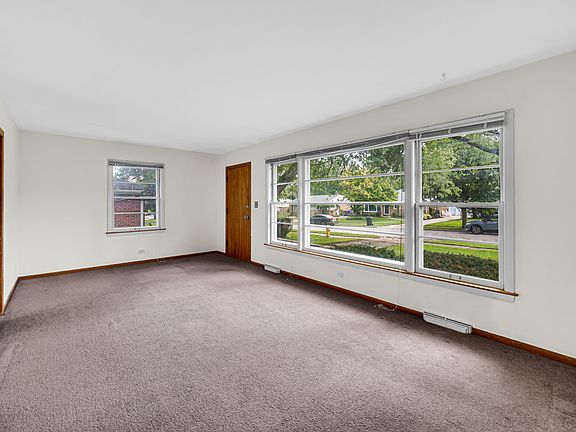 3rd image of 308 Maple St