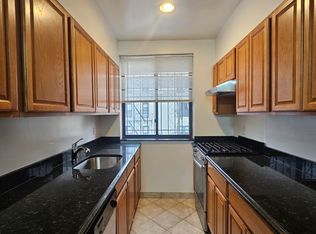 3061 32nd St #1, Astoria, NY 11102