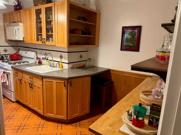 2280 Burnett Street image 4 of 11