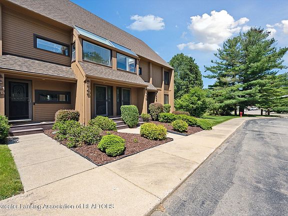 2nd image of 1442 Treetop Dr