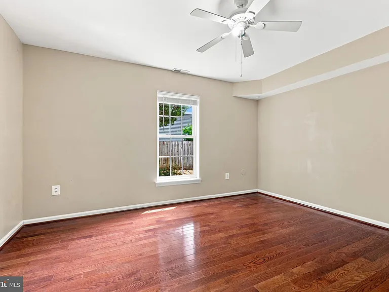 8916 Rugby Rd — Photo 44