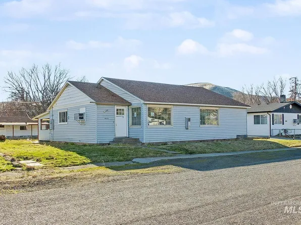 1830 Columbia St, Pomeroy, WA 99347