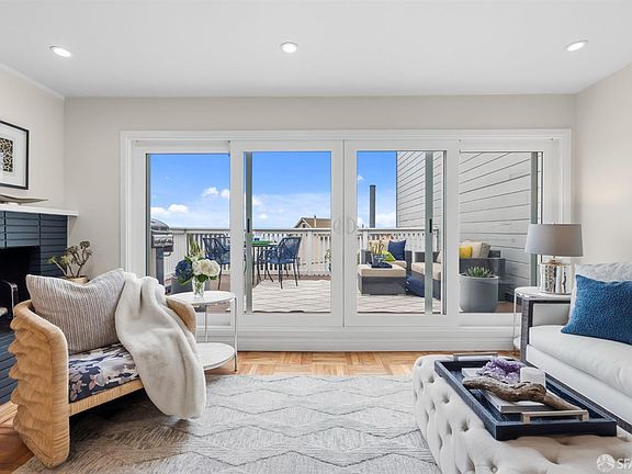 5th image of 3258 Market St APT 4