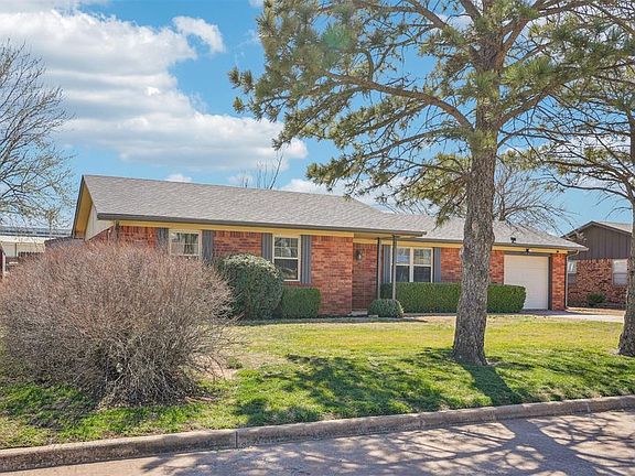 3rd image of 407 Casa Bello Ave