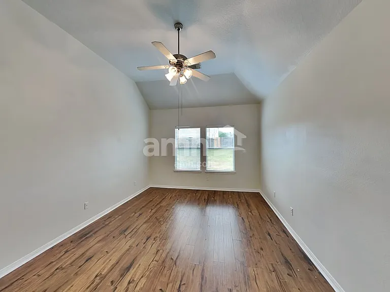 1052 Shadow Glenn Dr — Photo 11