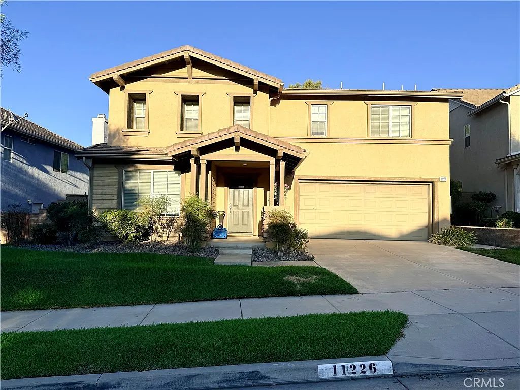 4 bed, 4.5 bath, 2606 sqft, $3,995 — Photo 2